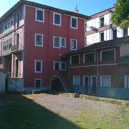 Albergue La Casona Del Peregrino 라네스 외부 사진
