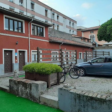 Albergue La Casona Del Peregrino 라네스 외부 사진