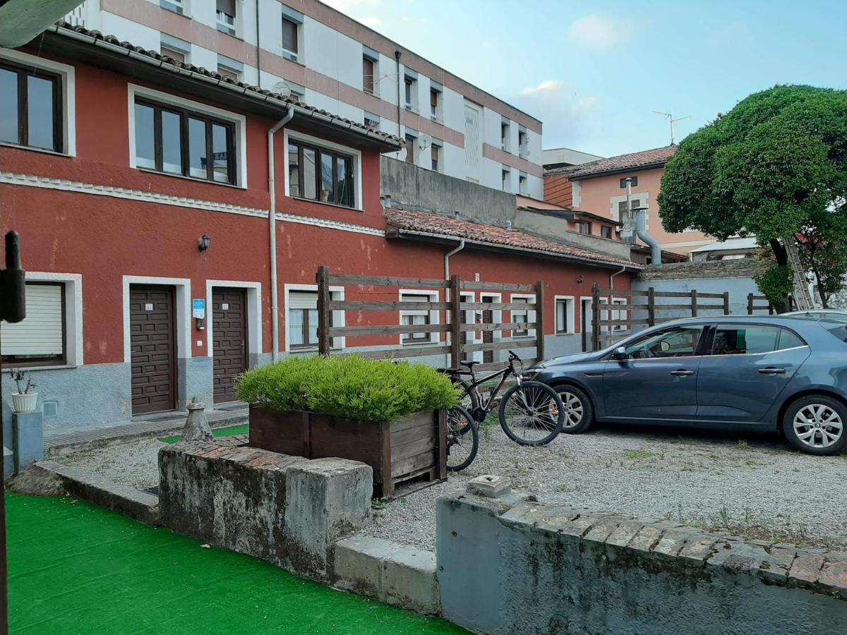 Albergue La Casona Del Peregrino 라네스 외부 사진