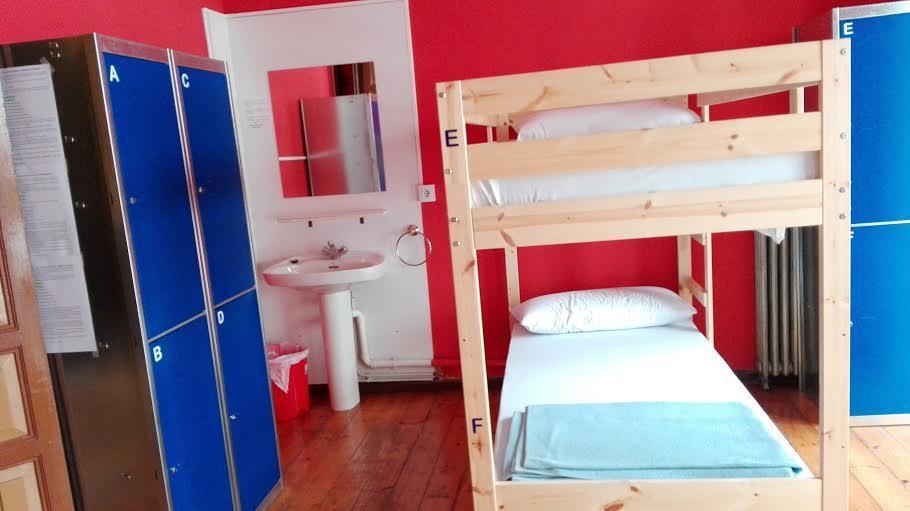 Albergue La Casona Del Peregrino 라네스 외부 사진