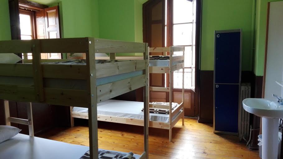 Albergue La Casona Del Peregrino 라네스 외부 사진